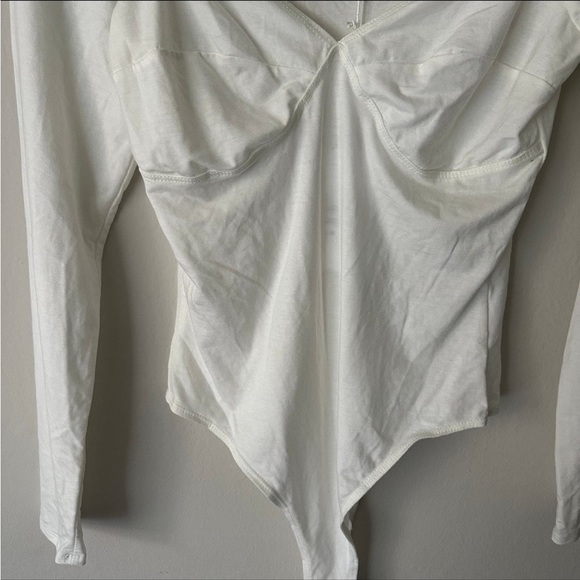 Reformation Long Sleeve Bustier Bodysuit in White Medium NWT FLAW - Picture 3 of 10